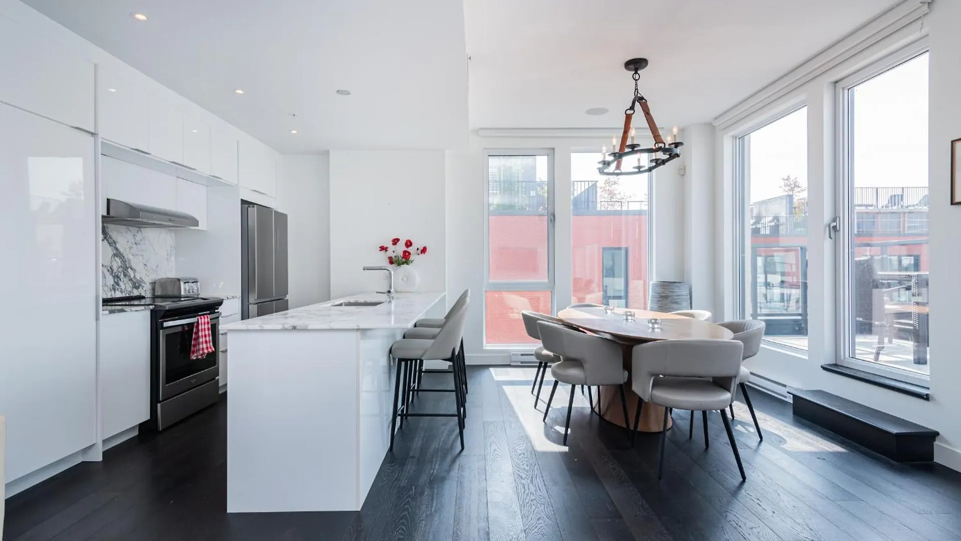 Le Se7T Penthouses Montreal Canada